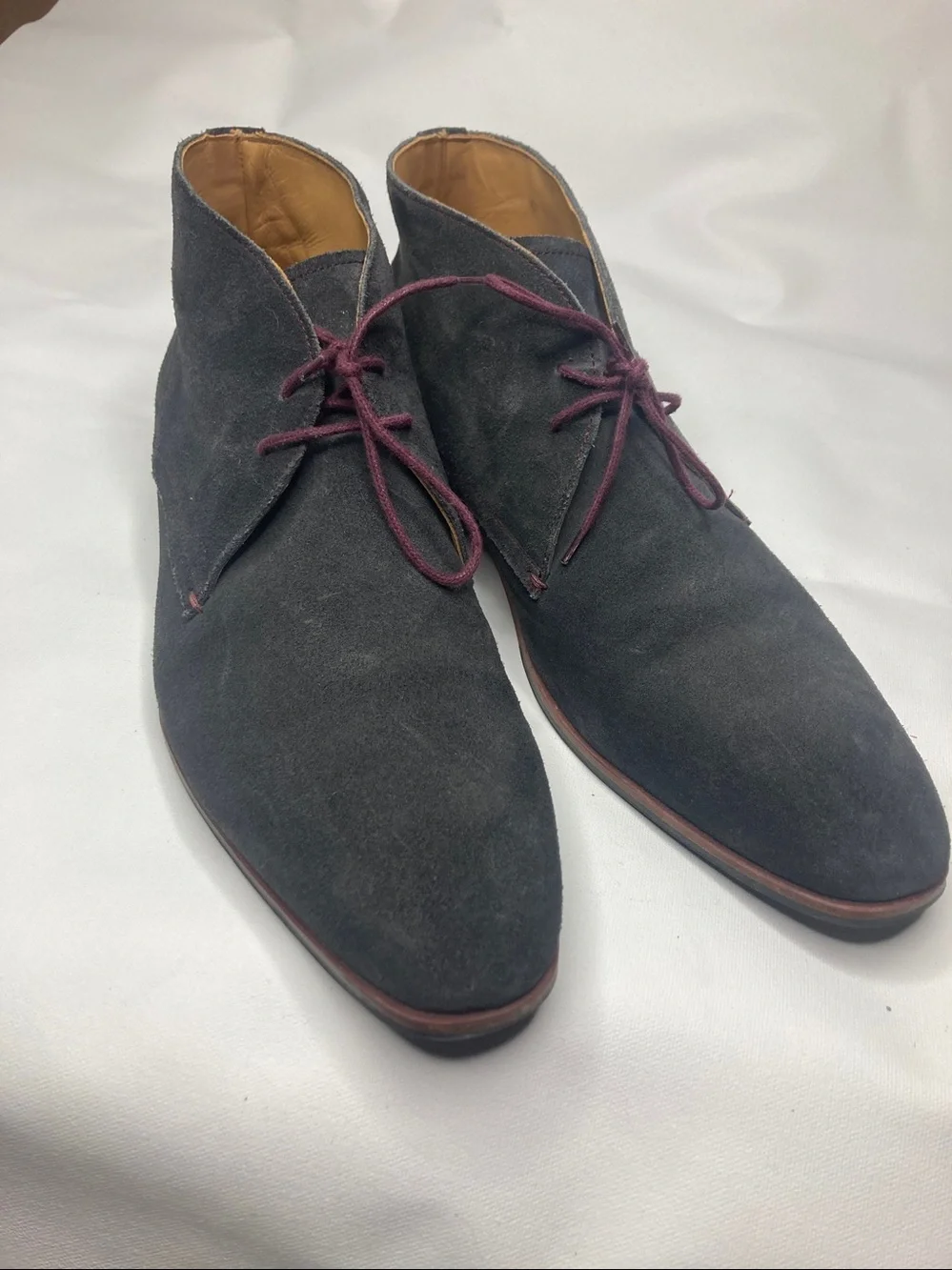 Men's Gray Suede Chukka Boots with Burgundy Laces